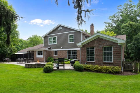 Tiny photo for 6 Deer Run, Lincolnshire, IL 60069 (MLS # 12729631)