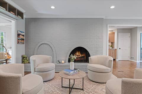 Tiny photo for 6 Deer Run, Lincolnshire, IL 60069 (MLS # 12729631)