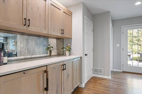 Tiny photo for 6 Deer Run, Lincolnshire, IL 60069 (MLS # 12729631)