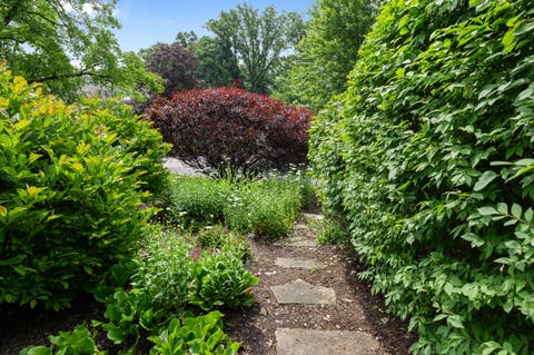 Tiny photo for 6 Deer Run, Lincolnshire, IL 60069 (MLS # 12729631)