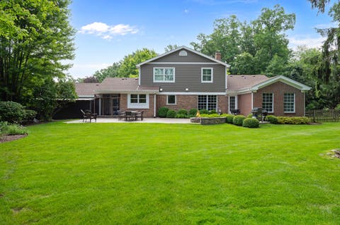 Tiny photo for 6 Deer Run, Lincolnshire, IL 60069 (MLS # 12729631)