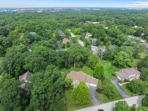 Tiny photo for 6 Deer Run, Lincolnshire, IL 60069 (MLS # 12729631)