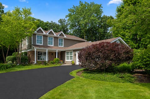 Photo of 6 Deer Run, Lincolnshire, IL 60069 (MLS # 12729631)