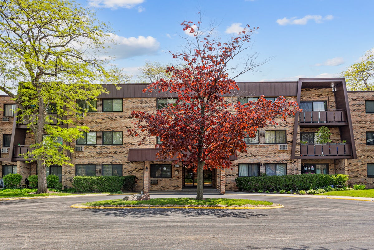 2604 N Windsor Drive 207