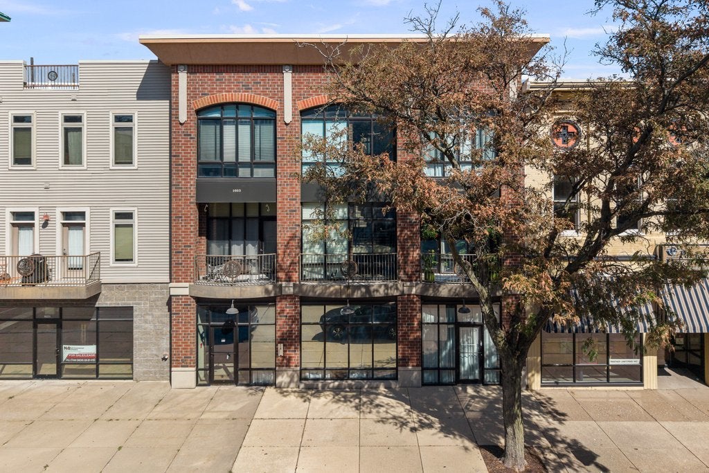1605 2nd Avenue 9