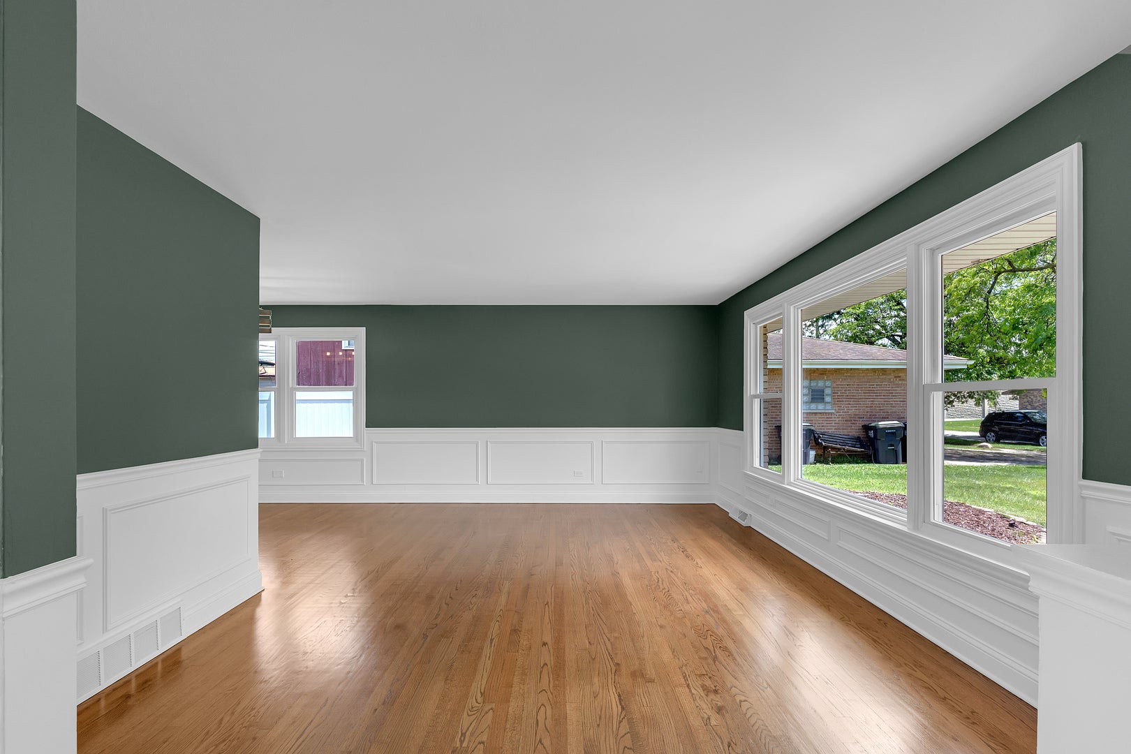 1320 E 169th Place