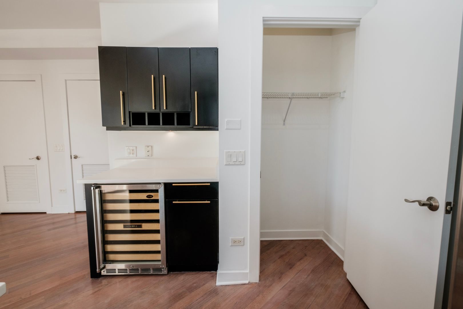 914 W Hubbard Street 202
