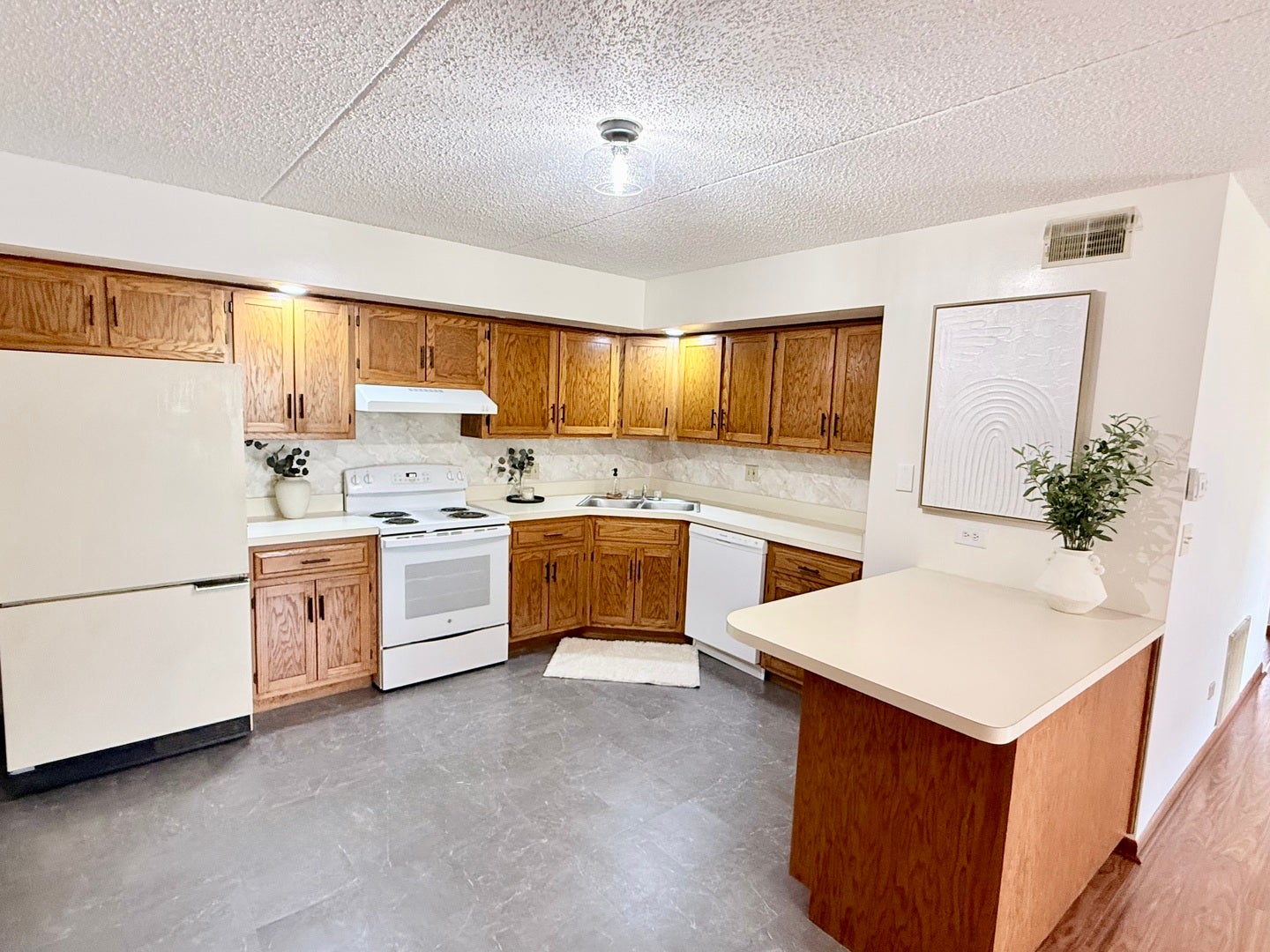 103 Caterpillar Drive 1C