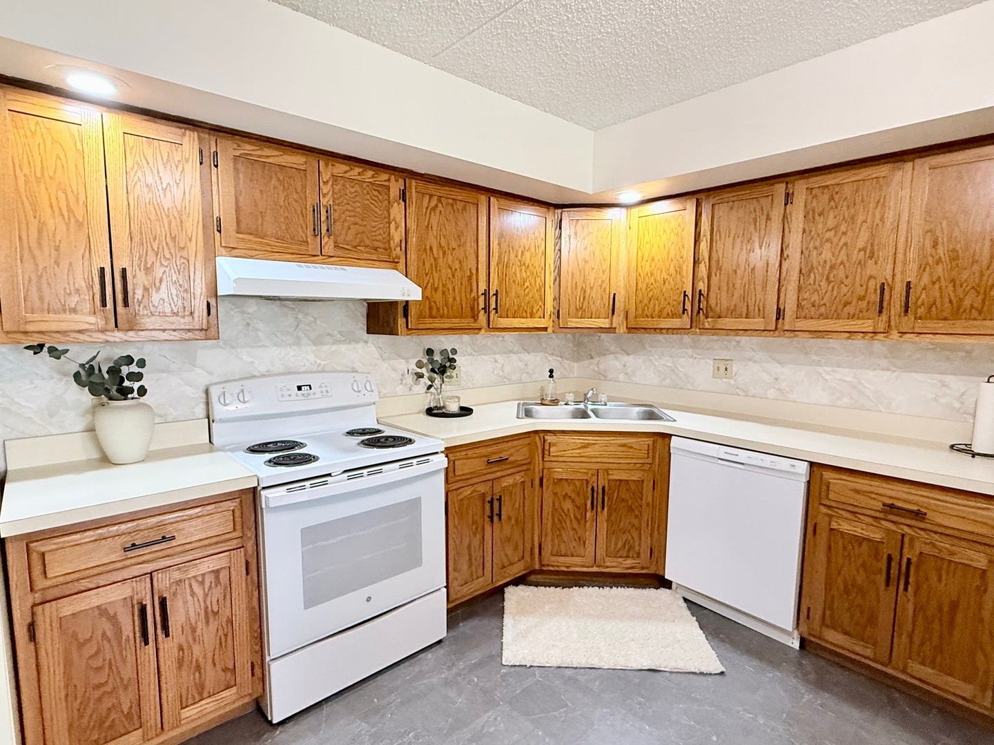 103 Caterpillar Drive 1C
