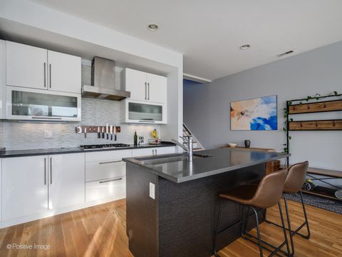 Tiny photo for 859 N WOOD Street #3, Chicago, IL 60622 (MLS # 12602199)