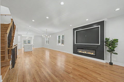 Tiny photo for 923 N MASSASOIT Avenue, Chicago, IL 60651 (MLS # 12673187)