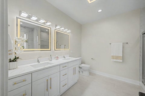 Tiny photo for 923 N MASSASOIT Avenue, Chicago, IL 60651 (MLS # 12673187)