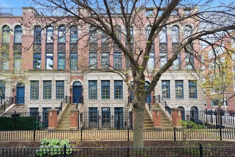 Photo of 367 W Superior Street #B, Chicago, IL 60654 (MLS # 12644733)