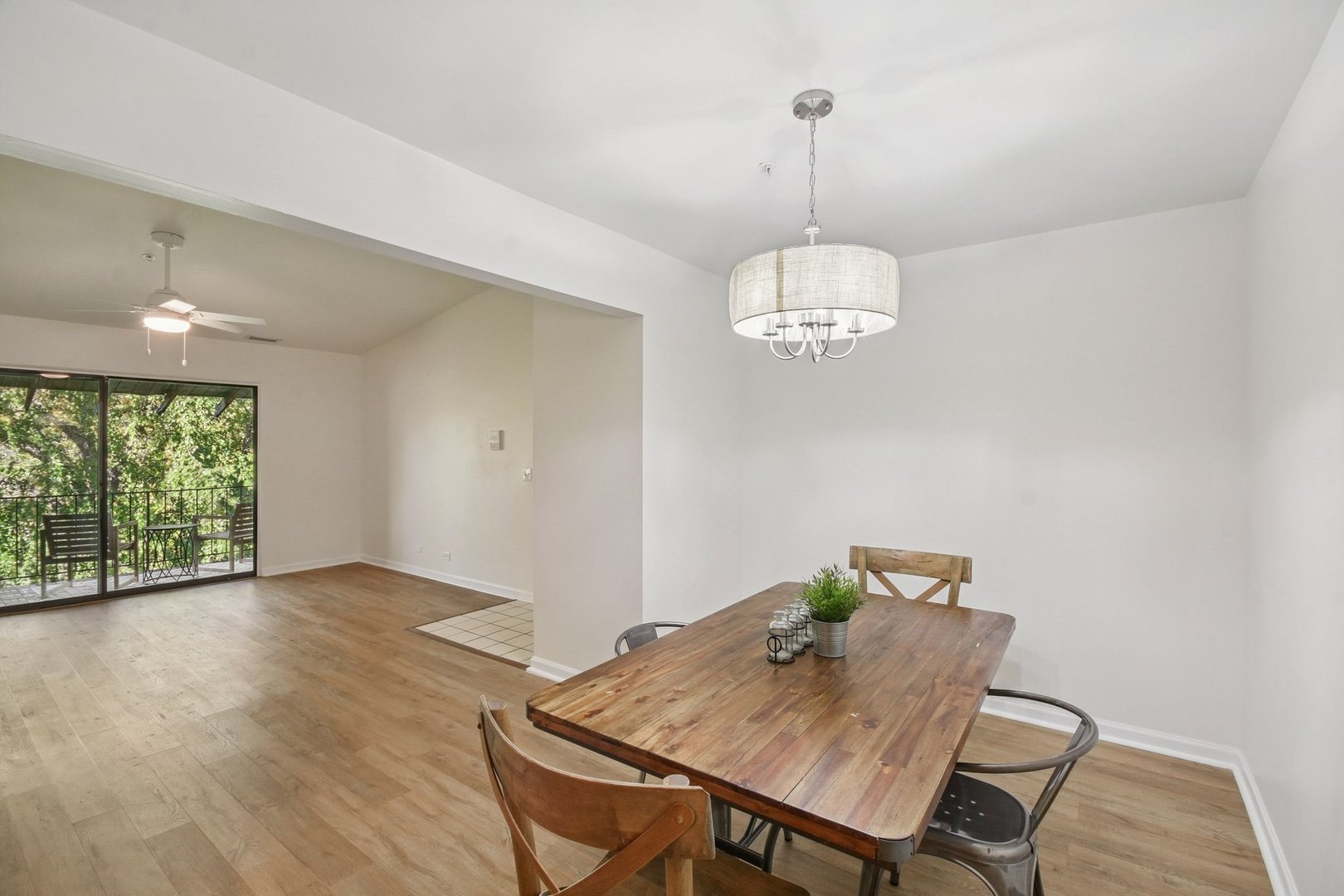 21W581 North Avenue 35