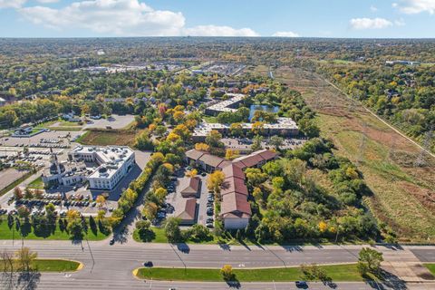 Tiny photo for 21W581 North Avenue #35, Lombard, IL 60148 (MLS # 12500432)