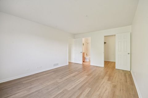 Tiny photo for 21W581 North Avenue #35, Lombard, IL 60148 (MLS # 12500432)