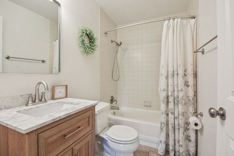 Tiny photo for 21W581 North Avenue #35, Lombard, IL 60148 (MLS # 12500432)