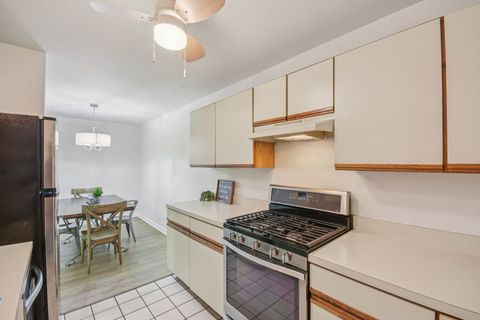 Tiny photo for 21W581 North Avenue #35, Lombard, IL 60148 (MLS # 12500432)