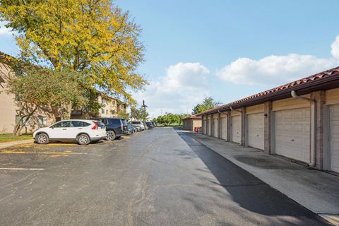 Tiny photo for 21W581 North Avenue #35, Lombard, IL 60148 (MLS # 12500432)