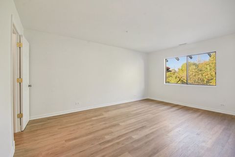 Tiny photo for 21W581 North Avenue #35, Lombard, IL 60148 (MLS # 12500432)