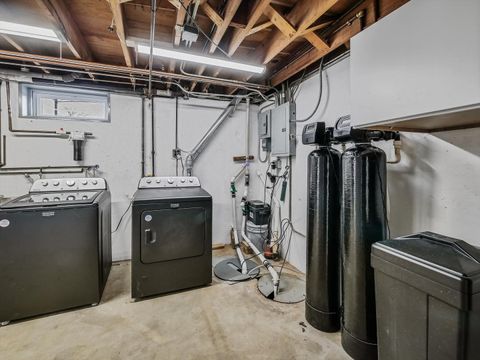 Tiny photo for 21W051 Woodview Drive, Itasca, IL 60143 (MLS # 12629326)