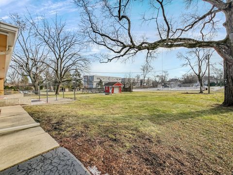 Tiny photo for 21W051 Woodview Drive, Itasca, IL 60143 (MLS # 12629326)