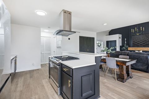 Tiny photo for 150 Wilson Way, South Elgin, IL 60177 (MLS # 12633483)