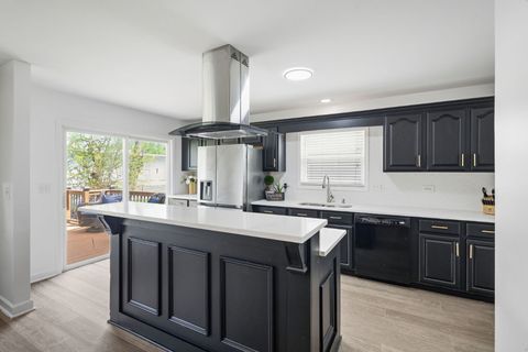 Tiny photo for 150 Wilson Way, South Elgin, IL 60177 (MLS # 12633483)
