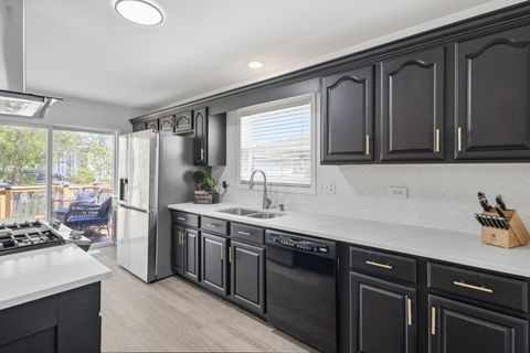 Tiny photo for 150 Wilson Way, South Elgin, IL 60177 (MLS # 12633483)