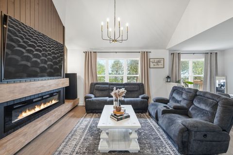 Tiny photo for 150 Wilson Way, South Elgin, IL 60177 (MLS # 12633483)