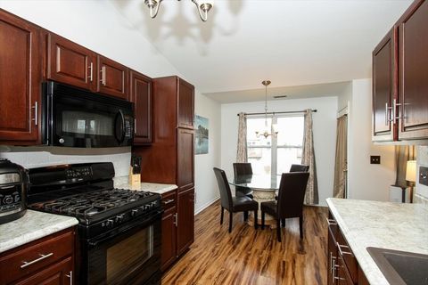 Tiny photo for 1020 WYNNFIELD Court #D, Elgin, IL 60120 (MLS # 12600824)