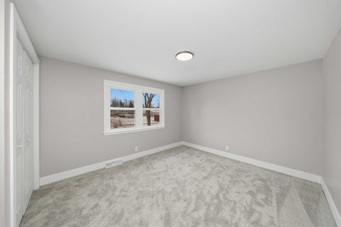 Tiny photo for 82 Ashlawn Avenue, Oswego, IL 60543 (MLS # 12548021)