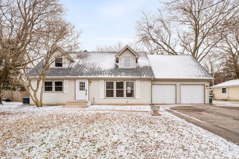 Photo of 82 Ashlawn Avenue, Oswego, IL 60543 (MLS # 12548021)