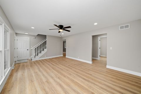 Tiny photo for 82 Ashlawn Avenue, Oswego, IL 60543 (MLS # 12548021)