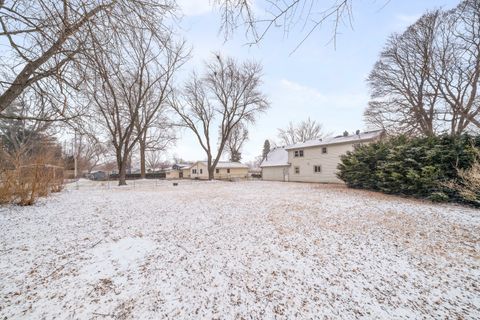 Tiny photo for 82 Ashlawn Avenue, Oswego, IL 60543 (MLS # 12548021)