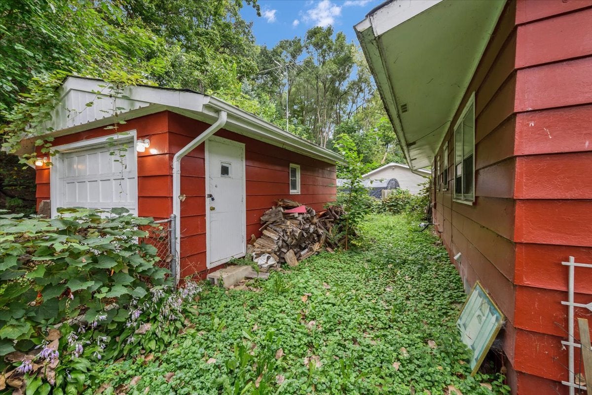 5715 Fox Lake Road