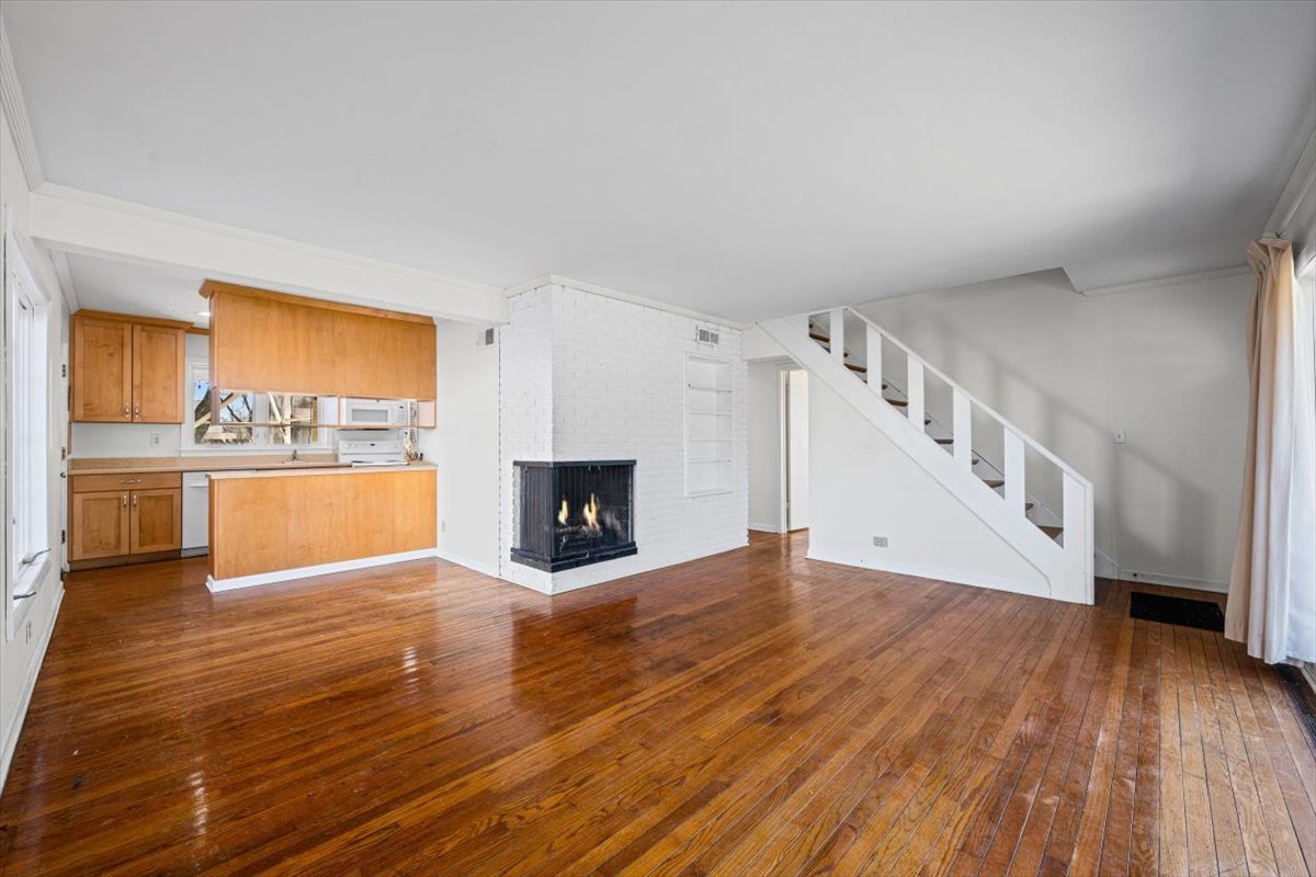 2133 Crawford Avenue