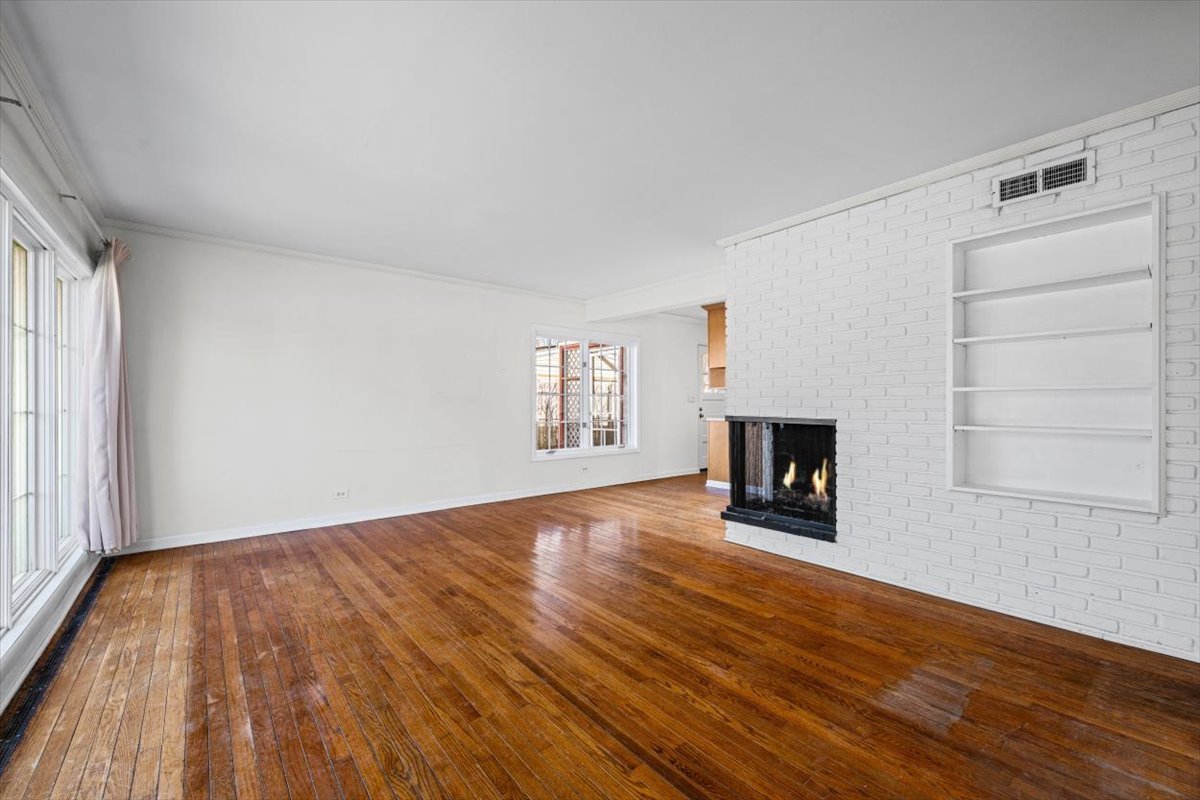 2133 Crawford Avenue