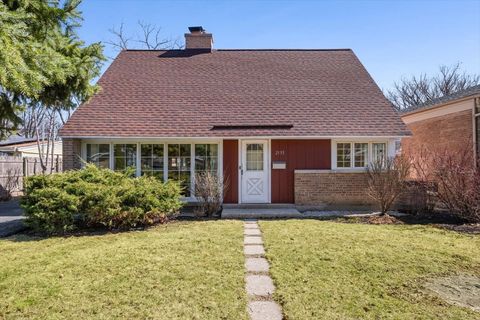 Photo of 2133 Crawford Avenue, Evanston, IL 60201 (MLS # 12597407)