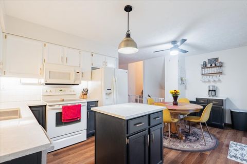 Tiny photo for 1014 N Fell Avenue, Normal, IL 61761 (MLS # 12520534)