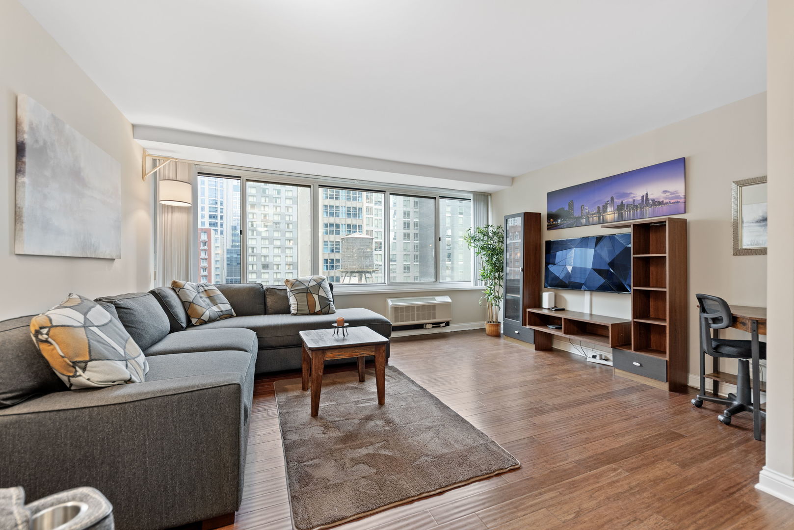 211 E Ohio Street 1401