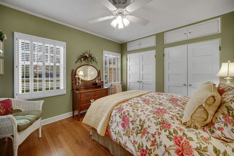 Tiny photo for 403 W Shabonee Trail, Mount Prospect, IL 60056 (MLS # 12614637)