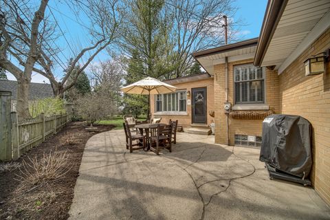 Tiny photo for 403 W Shabonee Trail, Mount Prospect, IL 60056 (MLS # 12614637)