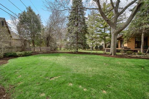 Tiny photo for 403 W Shabonee Trail, Mount Prospect, IL 60056 (MLS # 12614637)
