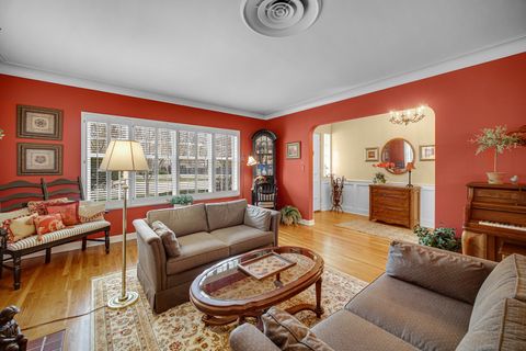 Tiny photo for 403 W Shabonee Trail, Mount Prospect, IL 60056 (MLS # 12614637)