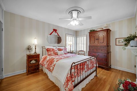 Tiny photo for 403 W Shabonee Trail, Mount Prospect, IL 60056 (MLS # 12614637)