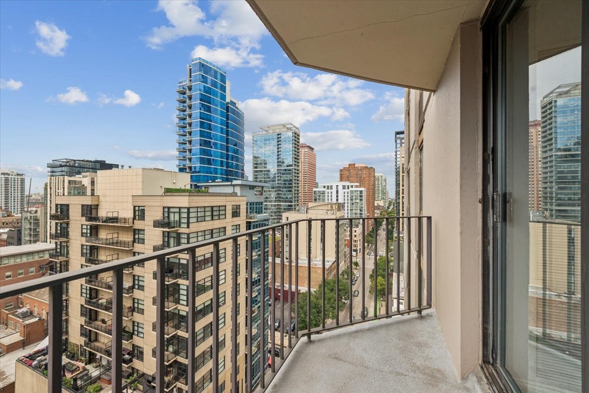 70 W HURON Street 1505