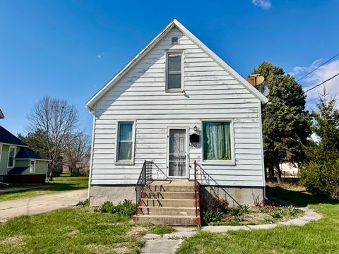 Photo of 615 E 2nd Street, Galesburg, IL 61401 (MLS # 12614496)
