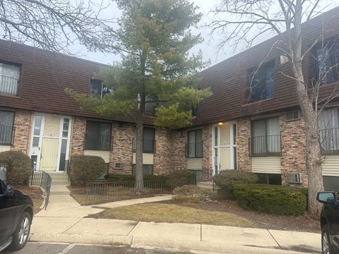 Photo of 194 N Waters Edge Drive #102, Glendale Heights, IL 60139 (MLS # 12546043)