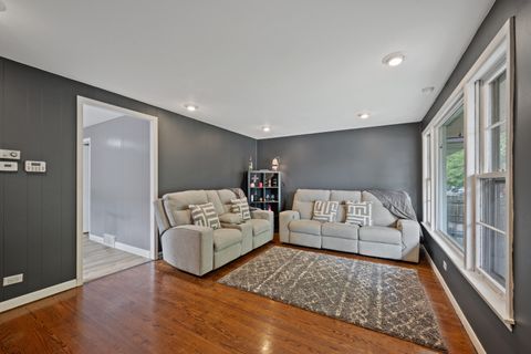 Tiny photo for 10844 S GREEN BAY Avenue, Chicago, IL 60617 (MLS # 12454571)